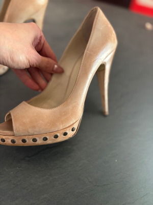 Peep toe pumps used, beige leather, size 38