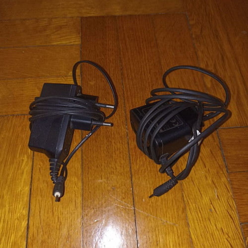 Nokia black chargers, set of 2