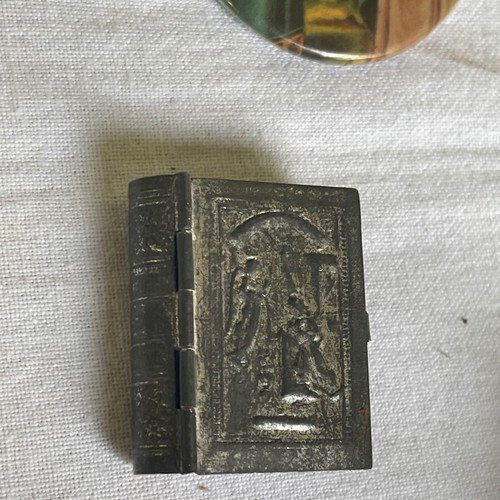 Set of religious items used, 18 pieces