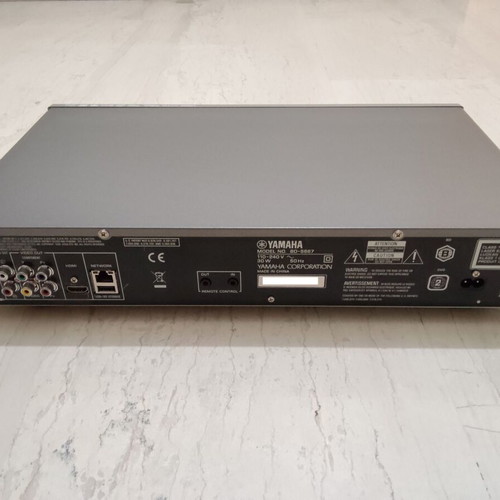 Yamaha Bluray Disc Player BD S667 like new