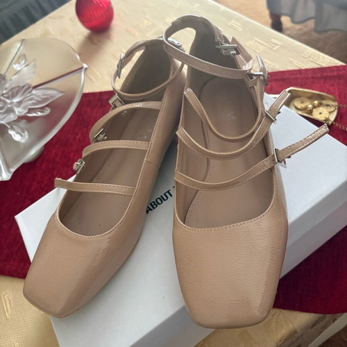 Box Shoes ballerinas used, nude patent leather, size 40
