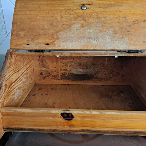 Vintage wooden bread box like new