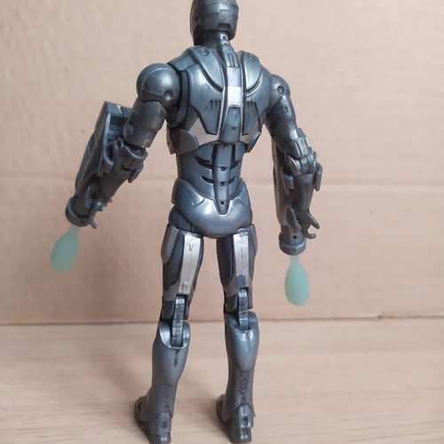 Marvel Legends Iron Man Mark ll 15cm action figure used 2008