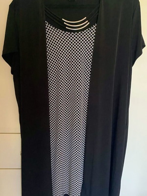 En Focus Women Plus Size Elastic Dress 18W like new with built-in jacket