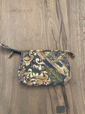 Cosmetic bag like new