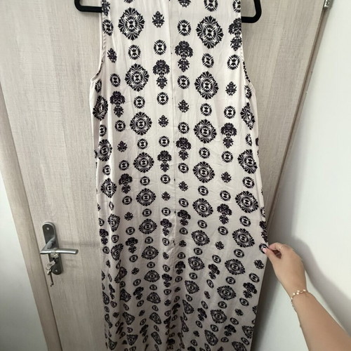 Satin summer dress like new, one size, black and beige