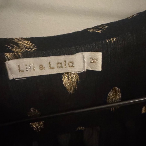 Wrap shirt black with gold details like new, size M