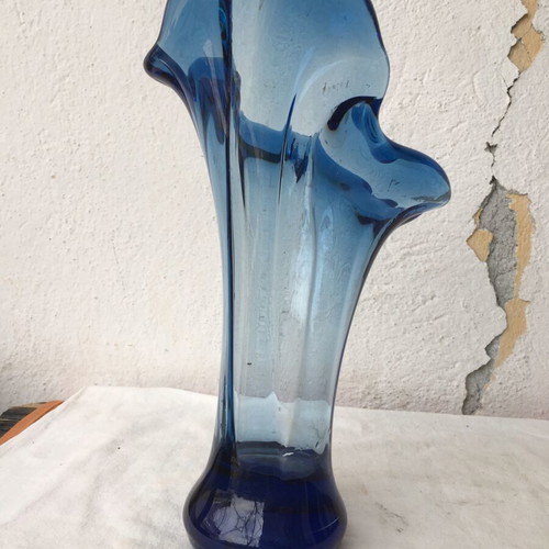 Glass vase like new without cracks or scratches