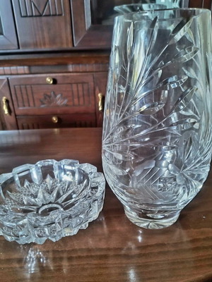 Crystal vase like new with ashtray