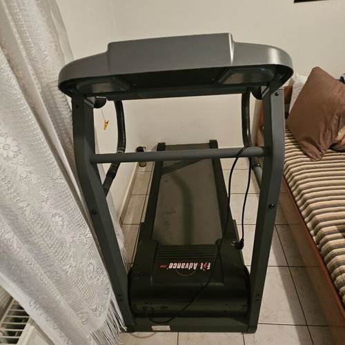 FitAdvance 2000 Electric Treadmill like new, foldable