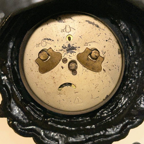 Vintage mechanical clock used, runs 10 hours nonstop