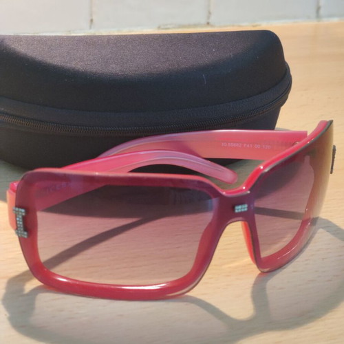 Sunglasses like new, without any scratches