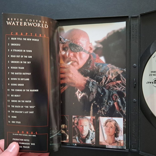 Waterworld DVD like new with English audio and subtitles