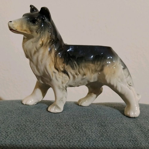 Porcelain collie dog figure used, bud vase