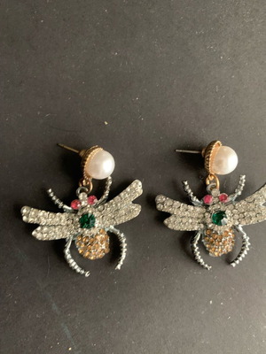 Vintage A.L.E. earrings like new, can be used as brooch
