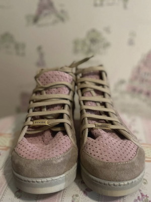 Pink athletic shoes new, size 39