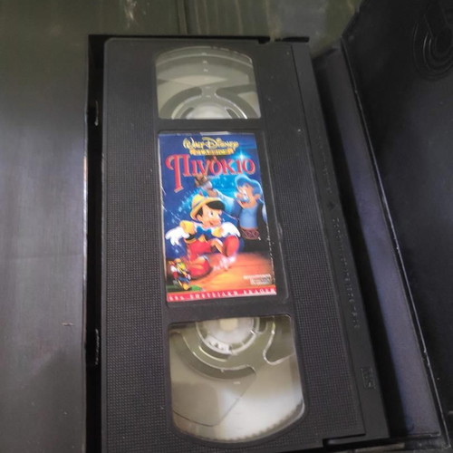 Walt Disney Pinocchio VHS tape like new, dubbed