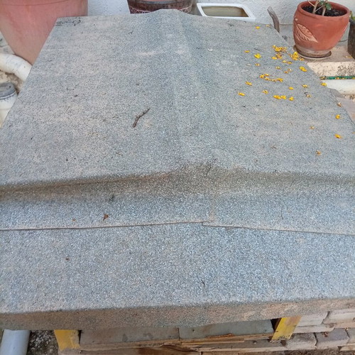Handmade dog house used, waterproof and spacious for large dogs