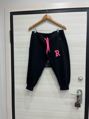Women's Black Capri Pants