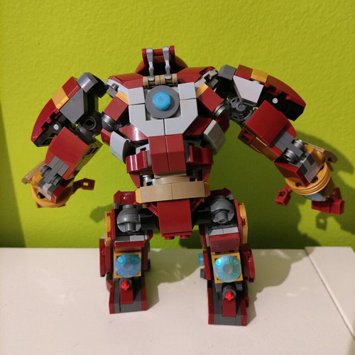 Lego The Hulkbuster like new with box and instructions