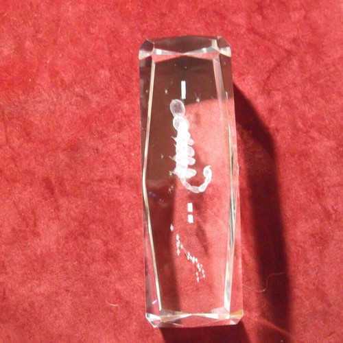 Crystal glass used Scorpio laser engraved paperweight
