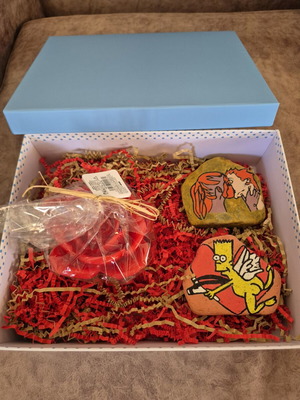 Giftbox for lovers with rose candle and 2 stones