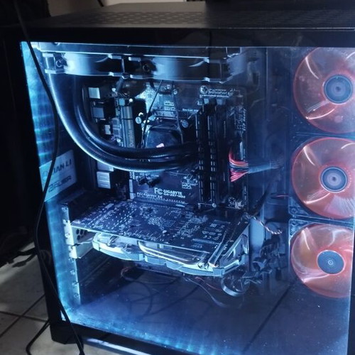 Gaming PC i7 with Lian Li case, Corsair AIO, MSI Rx 570 8GB