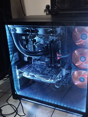 Gaming PC i7 with Lian Li case, Corsair AIO, MSI Rx 570 8GB