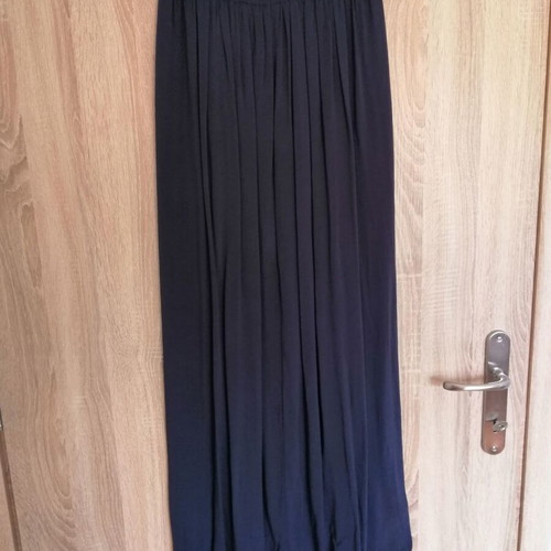 Maxi skirt dark blue size S like new