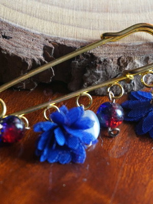 Handmade brooch with blue and gold hanging details new