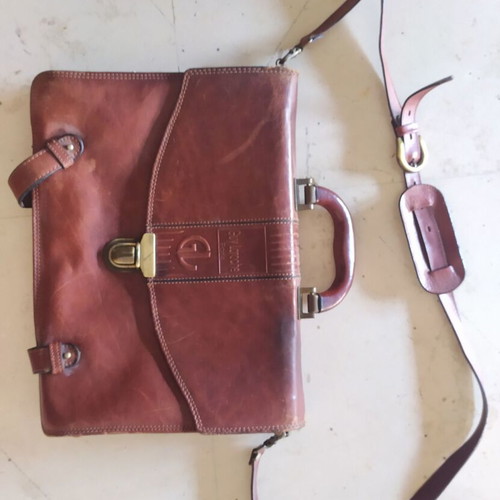 Guy Laroche brown leather briefcase with 4 compartments