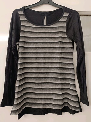 Women's blouse with stripes and bows used, size M, black/grey