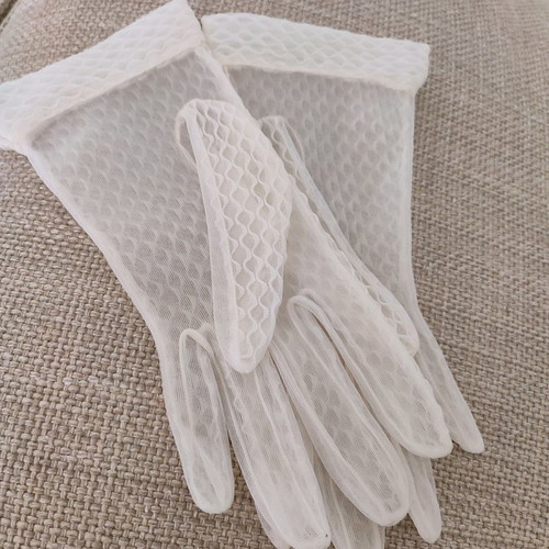 Vintage white gloves like new, 1960s spiderweb pattern
