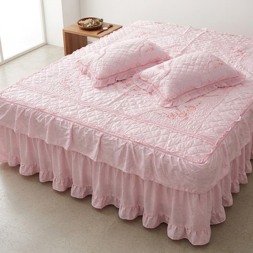Satin double quilt with 2 pillowcases, unused