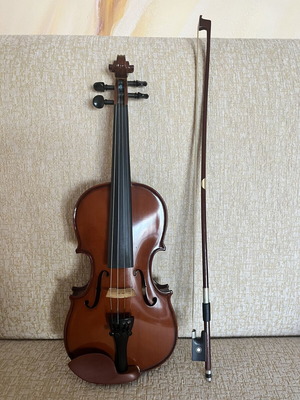 Violin 1/4 size like new with bow and case for learning