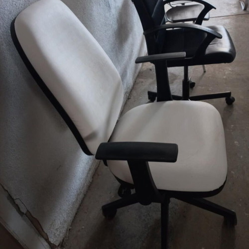 Office chair with white leather like new