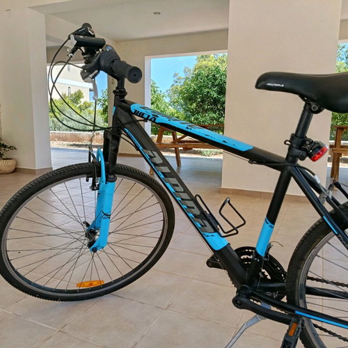 Alpina trekking bicycle 28 inch with 6 speeds used, blue