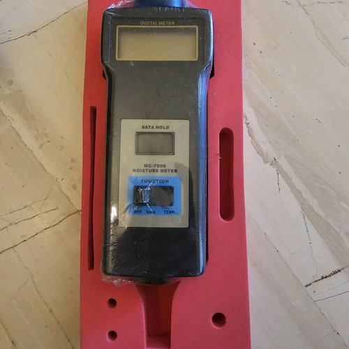 Tachometer new, charger missing