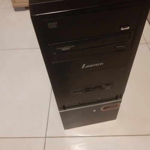 Computer case used with Card Reader, DVD RW and accessories