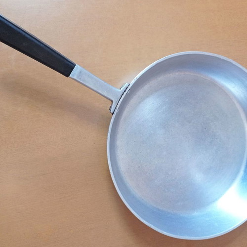 Aluminium frying pan used, collectible 50s–60s, 28 cm diameter