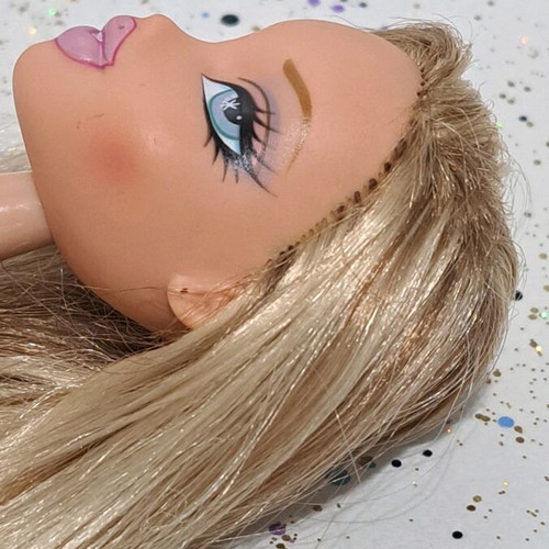 Bratz Birthday Bash Cloe doll used with flaws