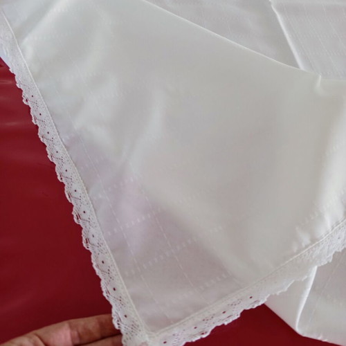 White tablecloth used, 180x143 cm with lace trim