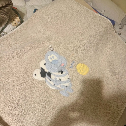 Baby blanket bee design like new