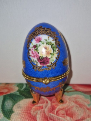 Limoge Porcelain decorative egg new collectible