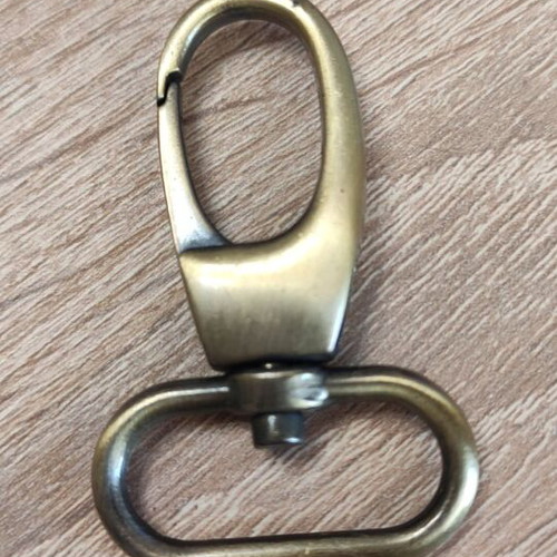 Metal parrot hook 2.5cm new in various colors