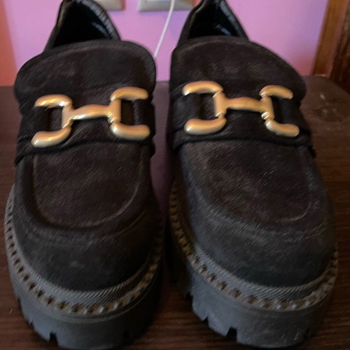 Women’s loafers suede shoes with chain and rugged sole size 39 like new