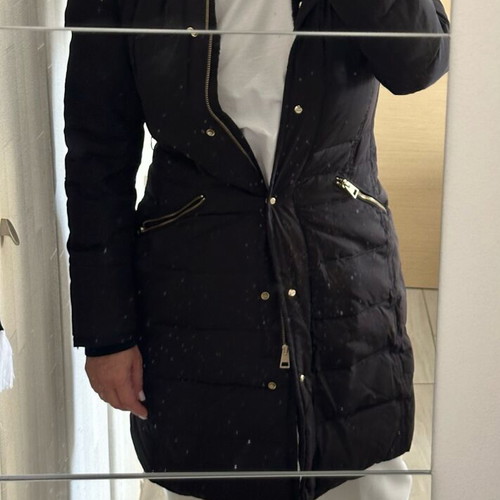 Zara down jacket like new, black with fur lining