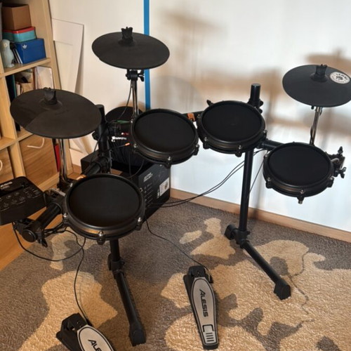 Alesis Turbo Mesh Kit drum set used with Pearl stool gift