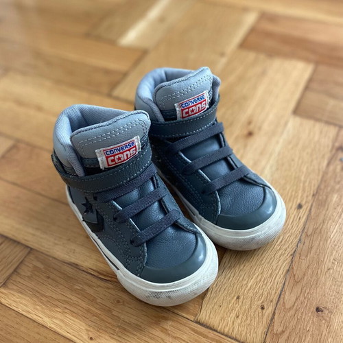 Converse athletic shoes used, size 23, gray for boys