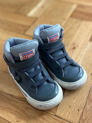 Converse athletic shoes used, size 23, gray for boys
